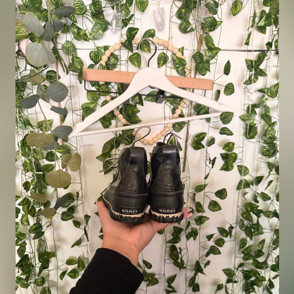 Sorel Out & About Low Duck Boots Black Women's - Picture 5 of 9